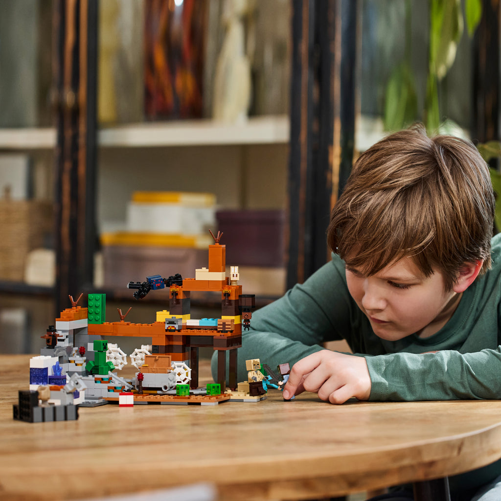 LEGO® Minecraft® Die Mine in den Badlands (21263)