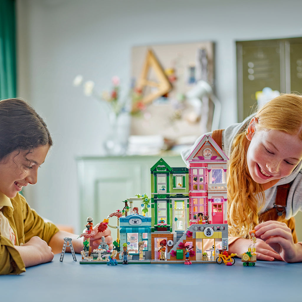 LEGO Friends Heartlake City Wohn- und Einkaufsstraße (42670) – Originalverpackung, Ansicht 2